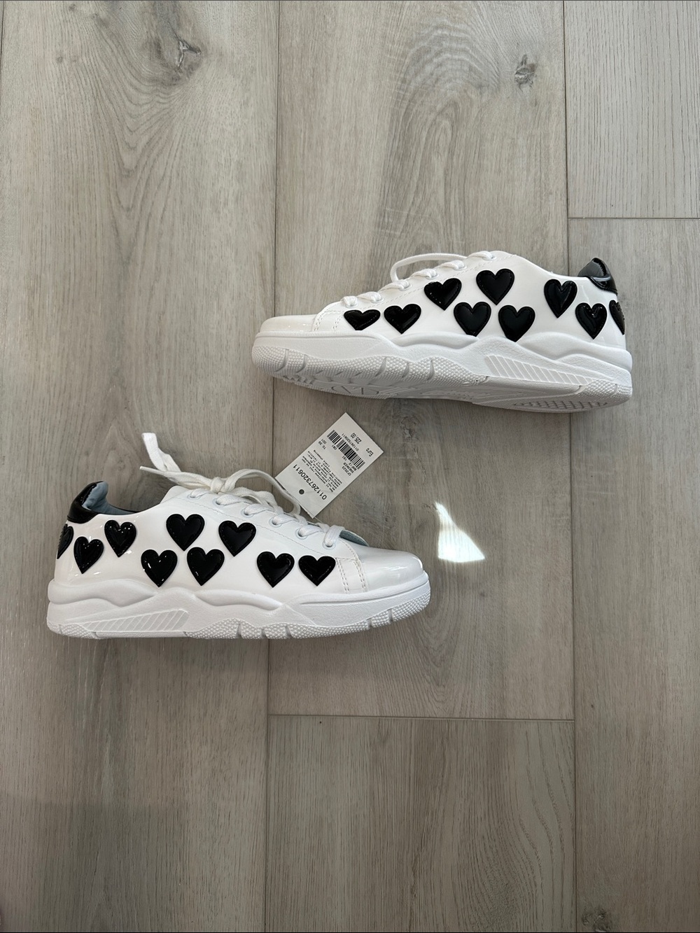 Chiara Ferragni Heart Sneakers – White/Black Patent Hearts – 39  NWT